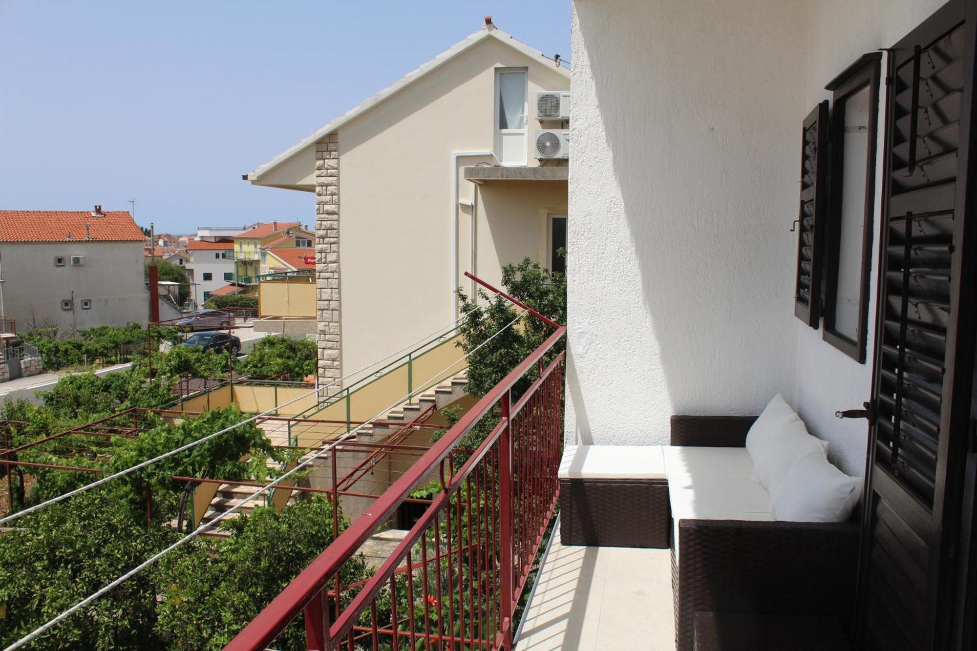Apartment Frajla Примоштен Екстер'єр фото